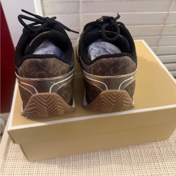 Michael Kors Brown sneakers - Picture 5 of 13